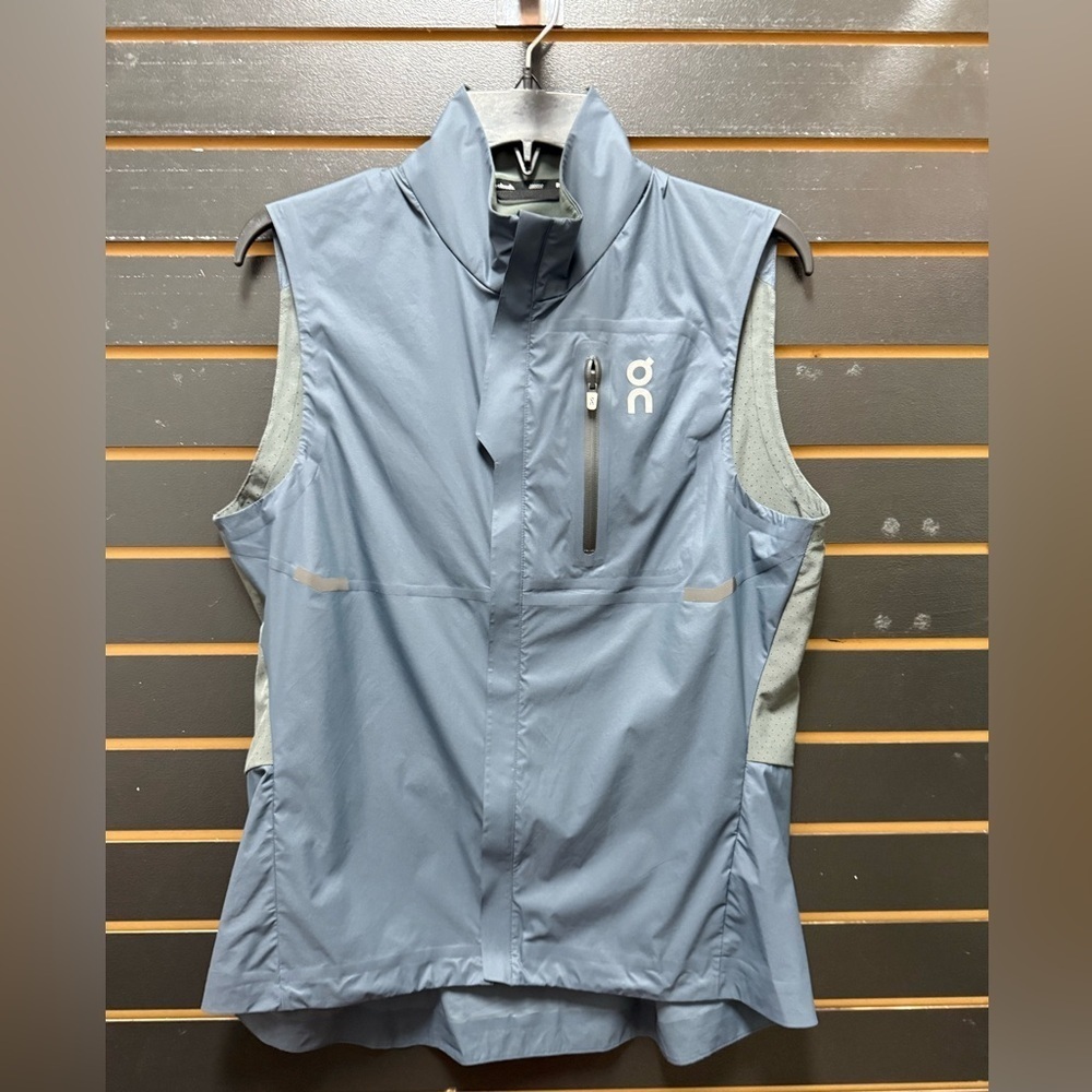 New On Running Women’s Weather Vest Gray Blue Waterproof Reflective Size L
